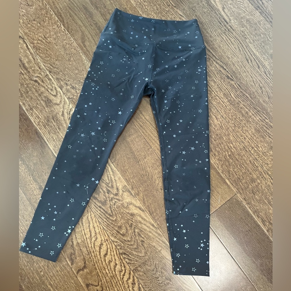 Beyond Yoga Small Butterfly Shine & Tossed Star High Waisted 7/8 Midi Leggings - Picture 12 of 16